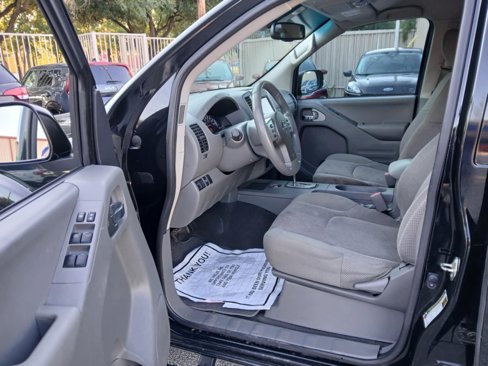 Used 2020 Nissan Frontier SV w/ Midnight Edition Floor Mats image 9
