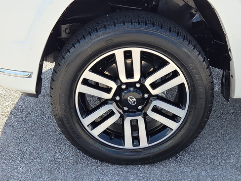 Used 2022 Toyota 4Runner Limited image 7