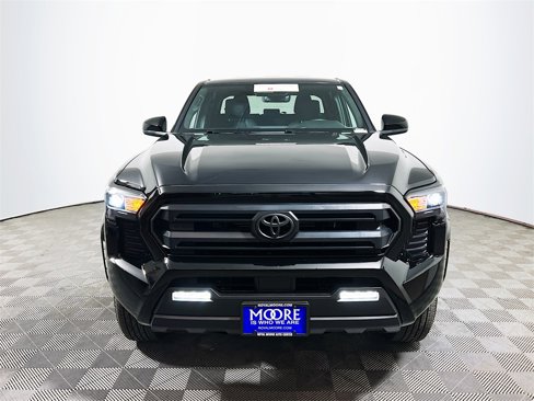 Certified 2025 Toyota Tacoma SR5 image 3