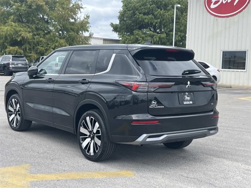 New 2025 Mitsubishi Outlander SE image 3