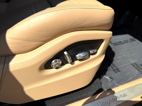 Used 2019 Porsche Cayenne image 30