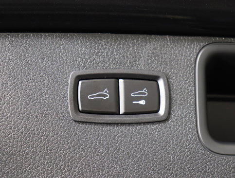 Used 2025 Porsche Macan image 17