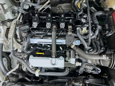 Used 2025 Nissan Versa S w/ Trunk Package image 30