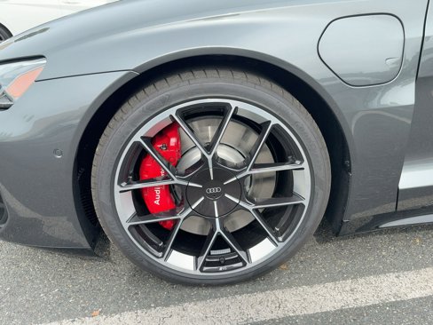 New 2026 Audi RS e-tron GT performance image 12