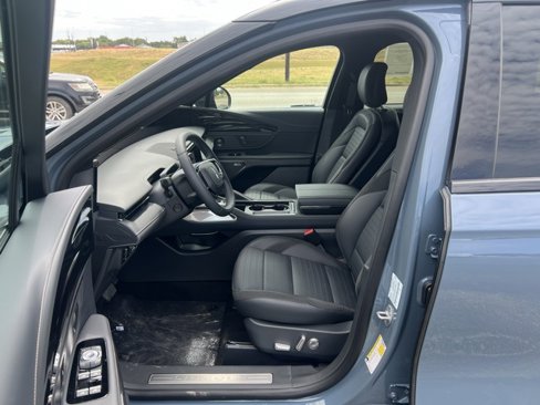 New 2025 Lincoln Nautilus Reserve w/ Jet Appearance Package image 8