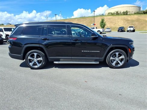 Used 2024 Jeep Grand Cherokee L Limited image 3