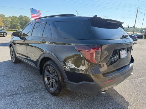 Used 2022 Ford Explorer XLT w/ Equipment Group 202A image 2