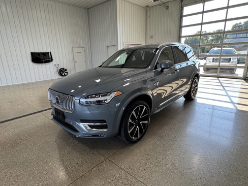 Used 2023 Volvo XC90 B6 Plus w/ Protection Package image 2