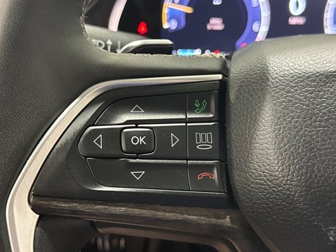 Used 2023 Jeep Grand Cherokee L Limited image 5