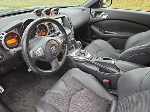 Used 2018 Nissan 370Z Touring image 9