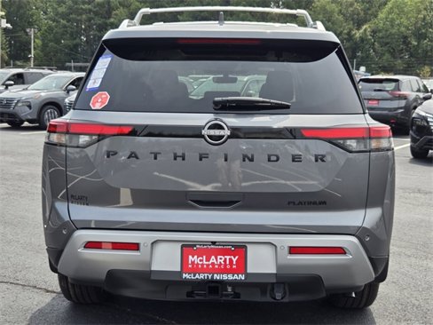 New 2025 Nissan Pathfinder Platinum image 4