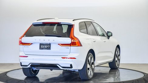 Certified 2025 Volvo XC60 T8 Plus w/ Protection Package Premier image 5