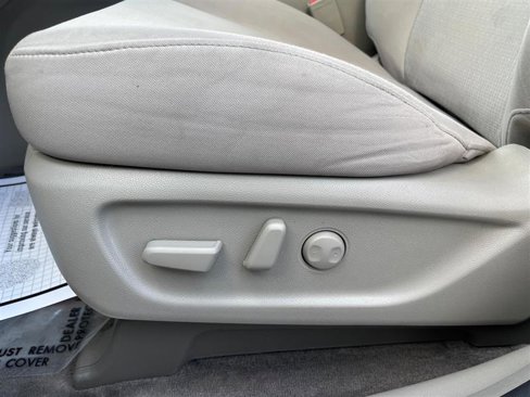 Used 2016 Kia Sedona LX w/ LX Convenience Package image 9
