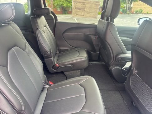 New 2025 Chrysler Voyager LX image 11