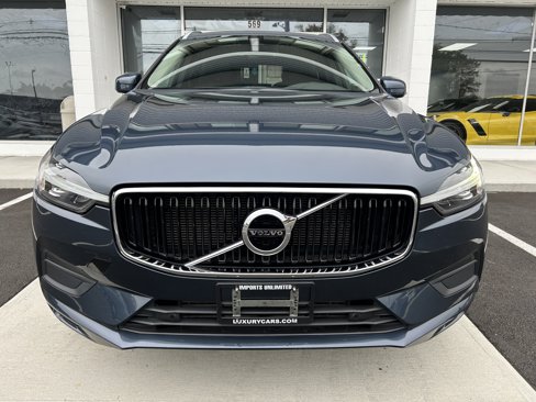 Used 2021 Volvo XC60 T5 Momentum w/ Premium Package image 2