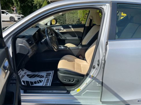 Used 2016 Lexus CT 200h image 15