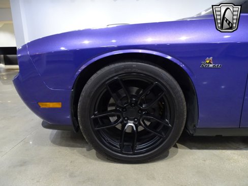 Used 2014 Dodge Challenger R/T image 13
