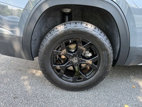 New 2025 Volkswagen Atlas Peak Edition SE image 23