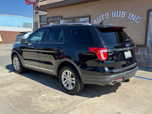 Used 2018 Ford Explorer XLT w/ Equipment Group 202A image 7