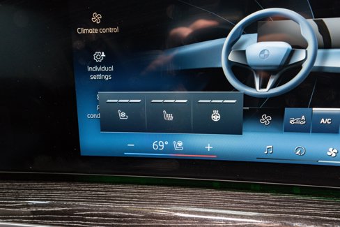 Used 2024 BMW i7 xDrive60 image 21