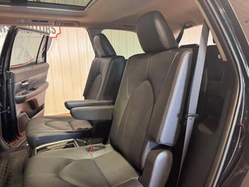 Used 2024 Toyota Grand Highlander XLE image 21