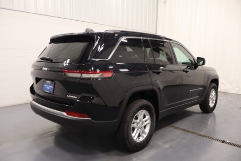 New 2025 Jeep Grand Cherokee Laredo image 8