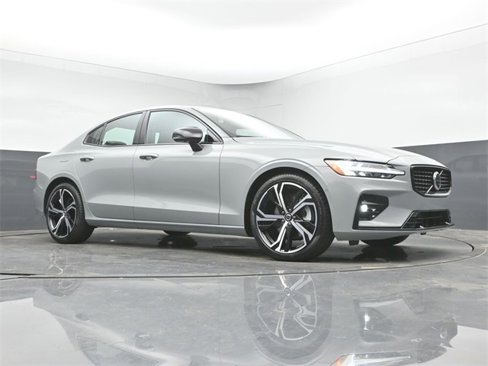 Used 2025 Volvo S60 B5 Plus w/ Protection Package Premier image 35