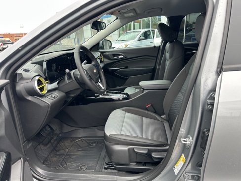 New 2025 Chevrolet Trax LT w/ Driver Confidence Package image 11