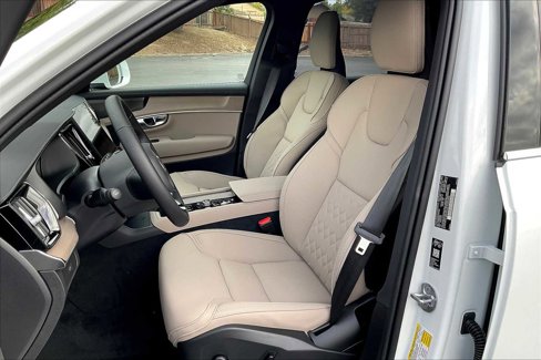 New 2026 Volvo XC90 B6 Plus w/ Protection Package Premier image 11