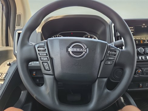 Used 2025 Nissan Frontier SV image 18