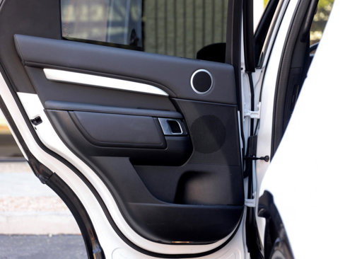 Used 2020 Land Rover Discovery Landmark image 37
