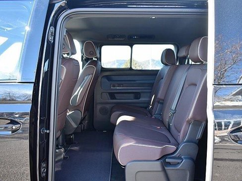 New 2025 Volkswagen ID. Buzz Pro S image 8