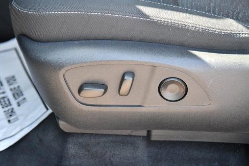 Used 2025 Chevrolet Traverse LT image 17