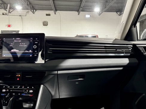 Used 2025 Volkswagen Jetta SE image 23