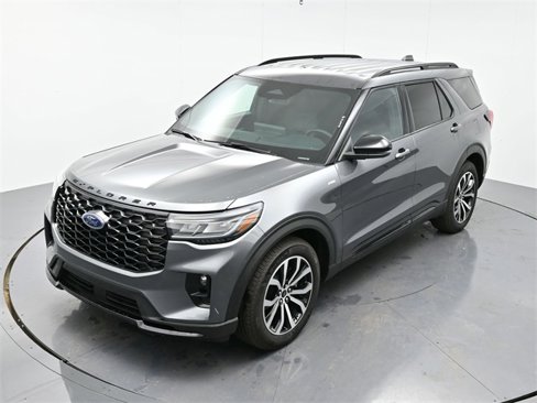Used 2025 Ford Explorer ST-Line w/ Premium Package image 38