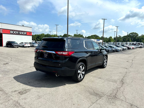 Used 2020 Chevrolet Traverse LT w/ LT Premium Package image 3