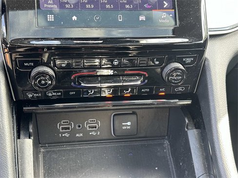 Certified 2023 Jeep Grand Cherokee Laredo w/ Luxury Tech Group I image 21