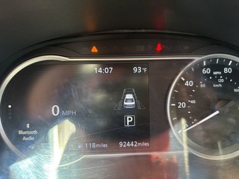 Used 2021 Nissan Versa SV image 9