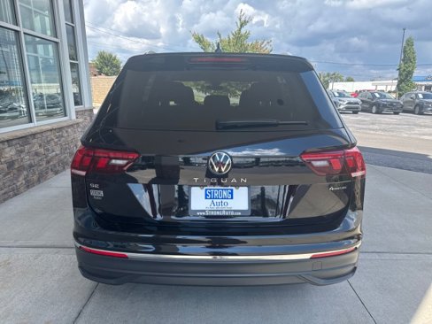 Used 2024 Volkswagen Tiguan SE image 4