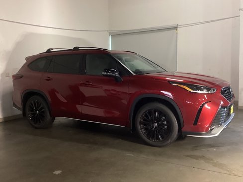 Used 2025 Toyota Highlander XSE image 9