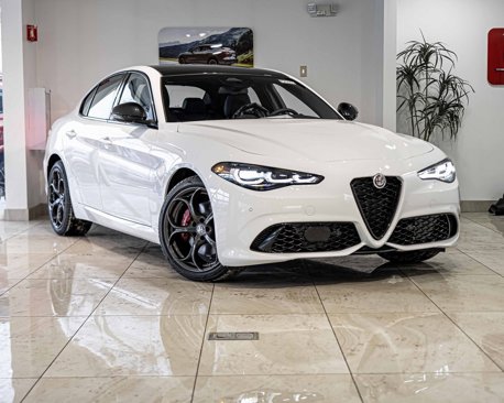 New 2025 Alfa Romeo Giulia AWD image 5
