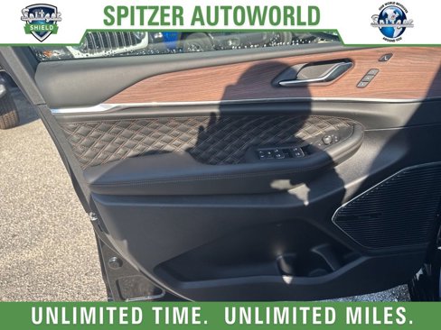 New 2025 Jeep Grand Cherokee L Summit image 5