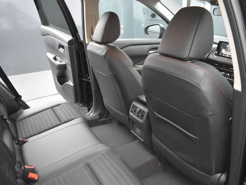 New 2026 Nissan Rogue SV image 18