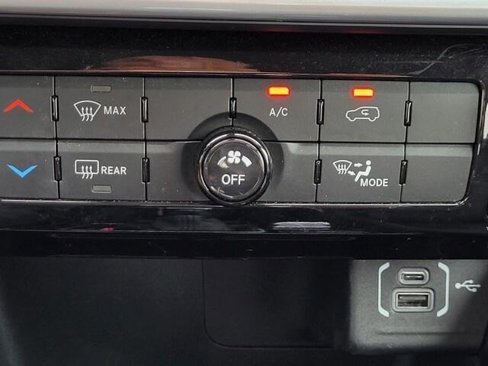 Used 2022 Jeep Compass Latitude image 26