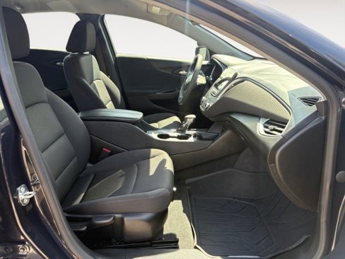 Used 2023 Chevrolet Malibu LT w/ LPO, Floor Liner Package image 4