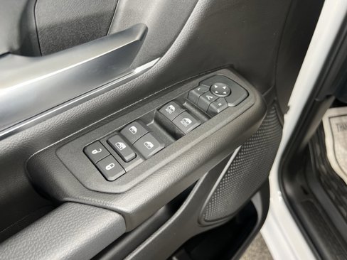 New 2026 RAM 1500 4x4 Crew Cab image 15