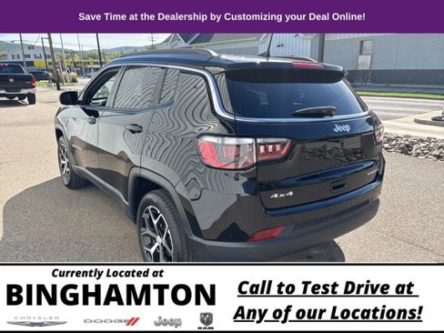 Used 2024 Jeep Compass Limited image 5