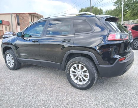 Used 2021 Jeep Cherokee Latitude w/ Mopar Interior Package image 5