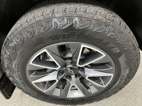 Used 2024 Chevrolet Tahoe Z71 image 22