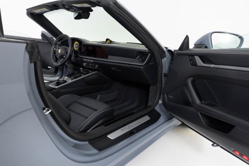 Used 2024 Porsche 911 Carrera image 33